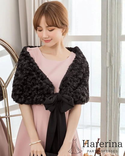 elegant-fakefur-shawl-black-worn-front
